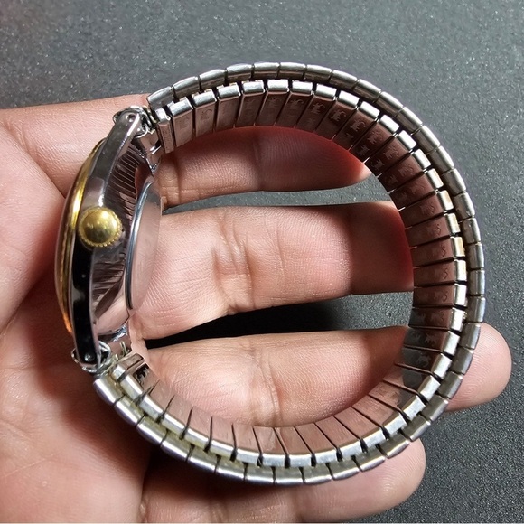 Vintage Timex Mechanical Wind Mens Watch Silver Gold Tone Date Just Working T 33 - Picture 6 of 10